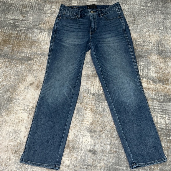 FLASH SALE! WHBM High Rise Straight Sculpt Jeans (4) - Picture 7 of 9